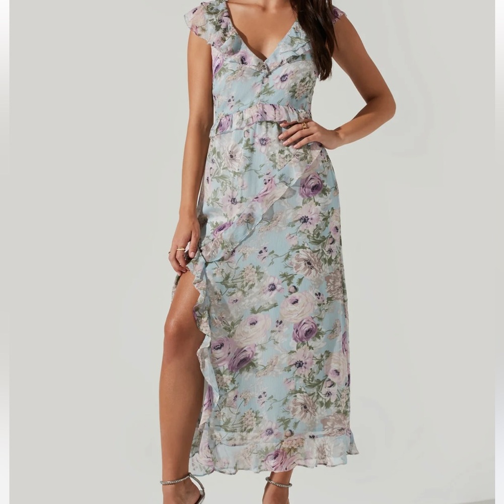 Astr the label tempest floral midi dress